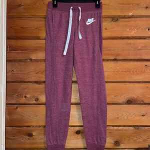 women’s nike joggers